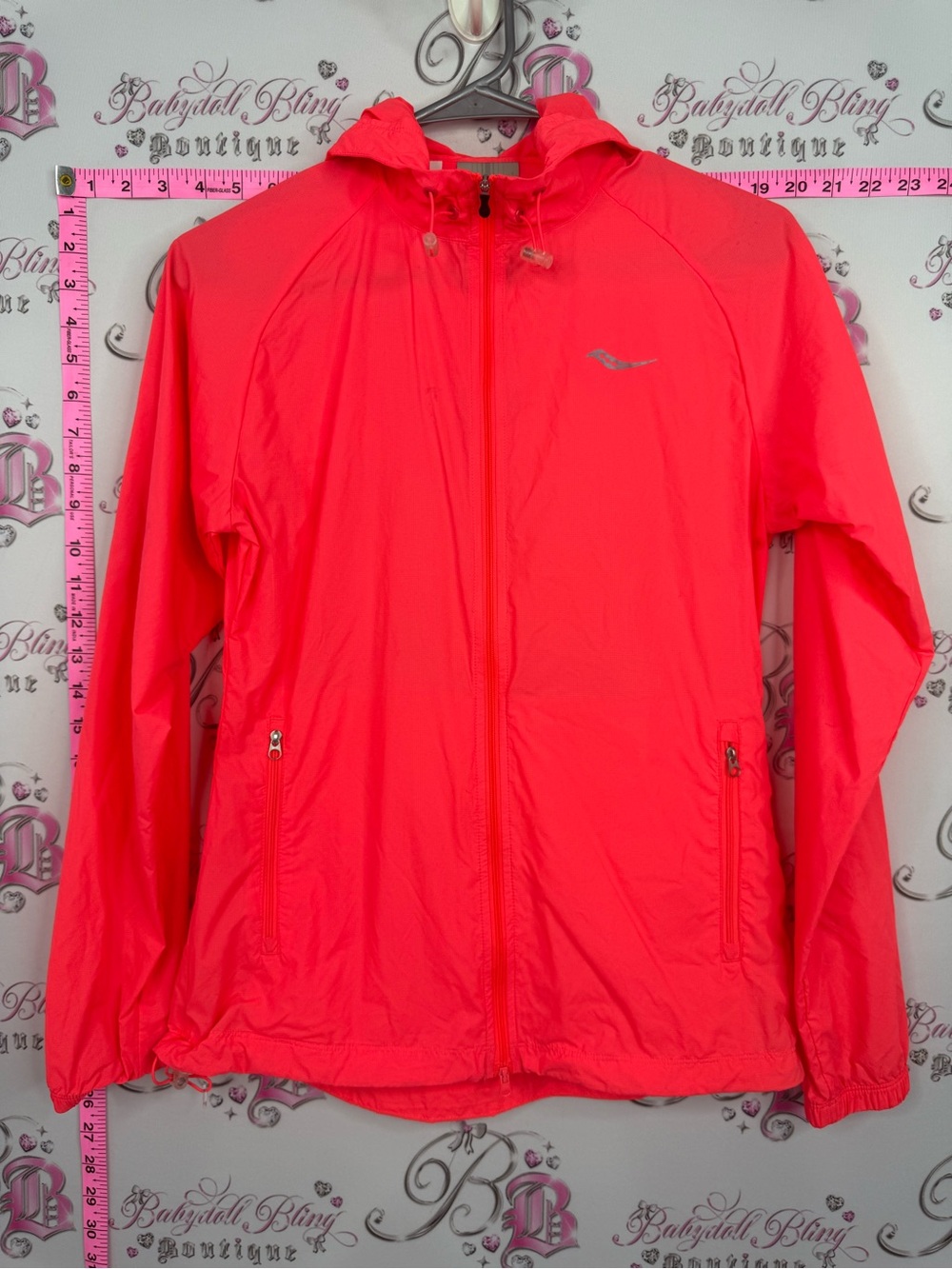 Saucony neon pink red orange Women’s Bright Pink Hooded Lightweight Jacket